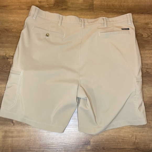 Chaps Golf 78 Men’s 40 Tan Stretch Shorts - Picture 2 of 8